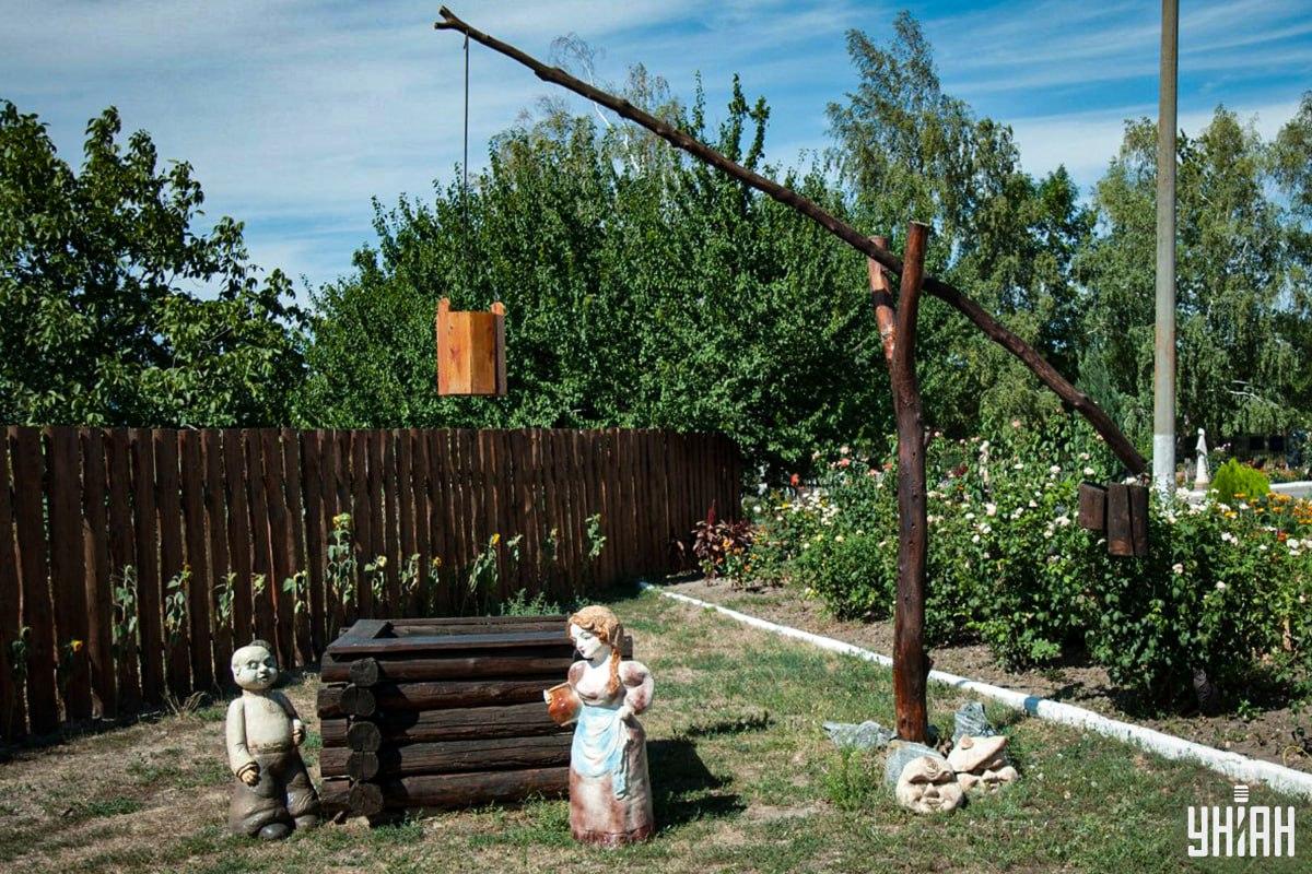 Cherchez dès que possible le chat sur l'illusion d'optique / collage Moje